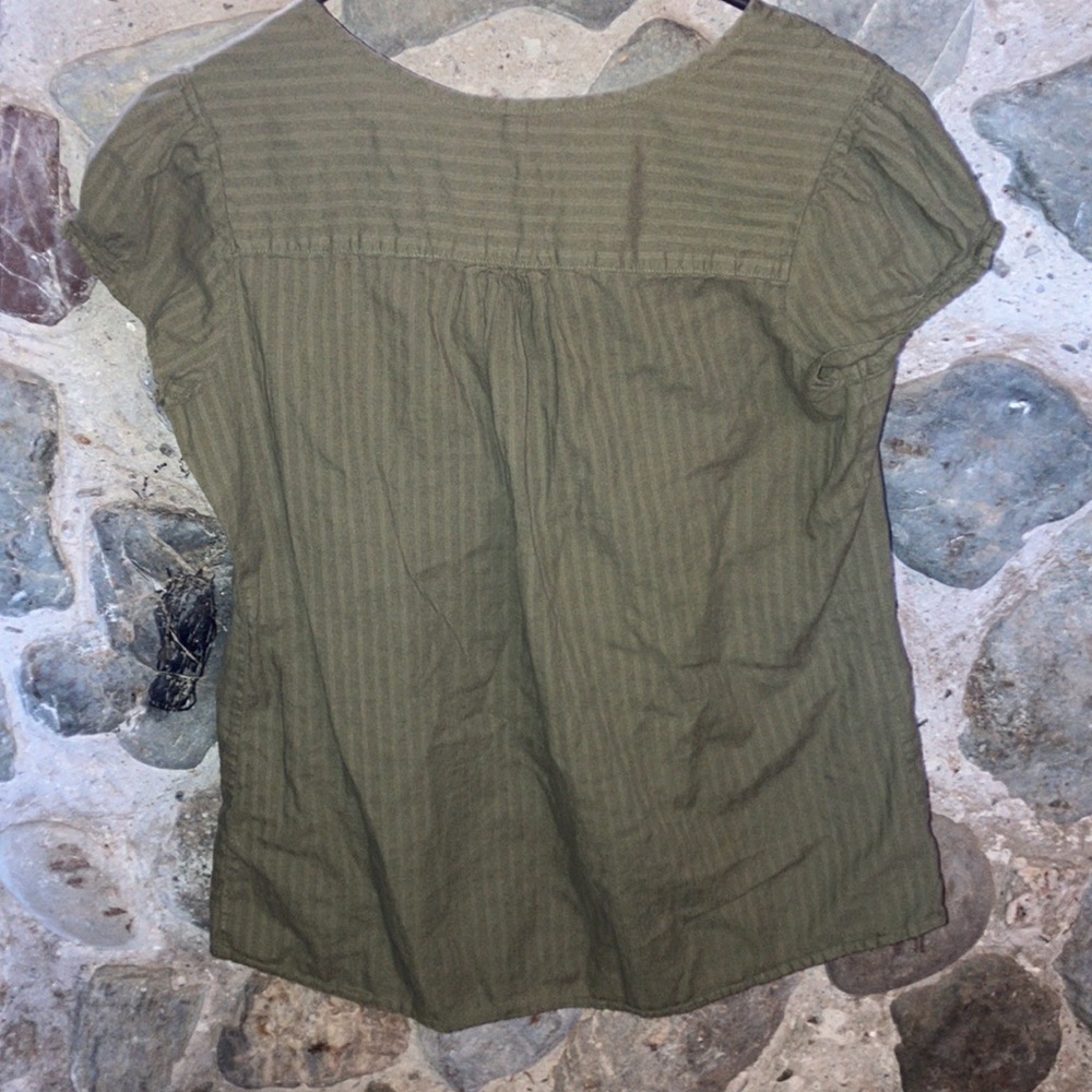 High Sierra button down top - Picture 4 of 4